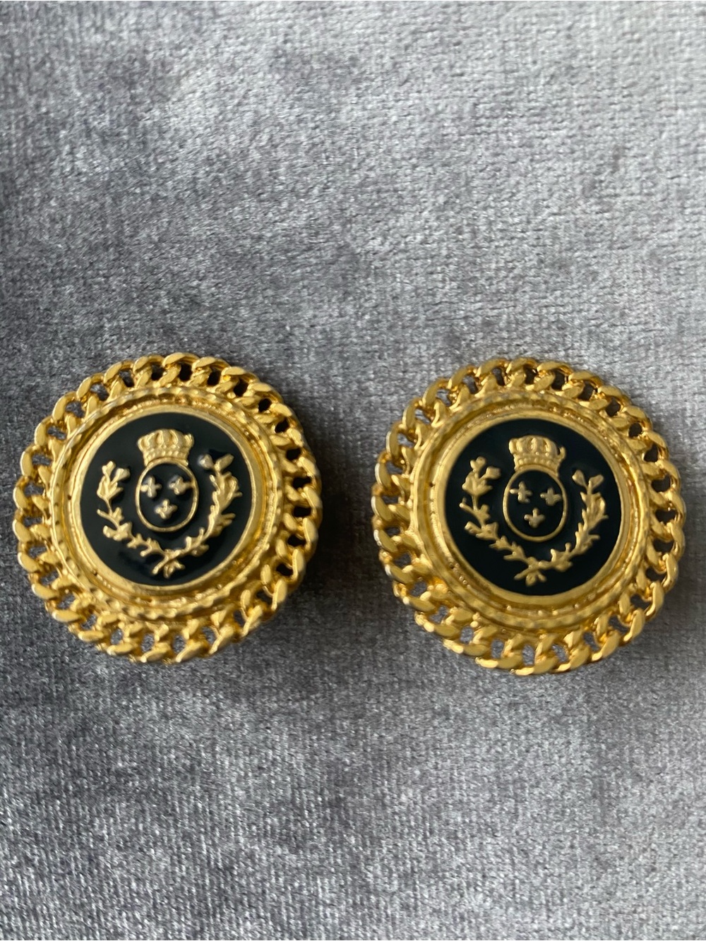 Round gold elegant clip in earrings